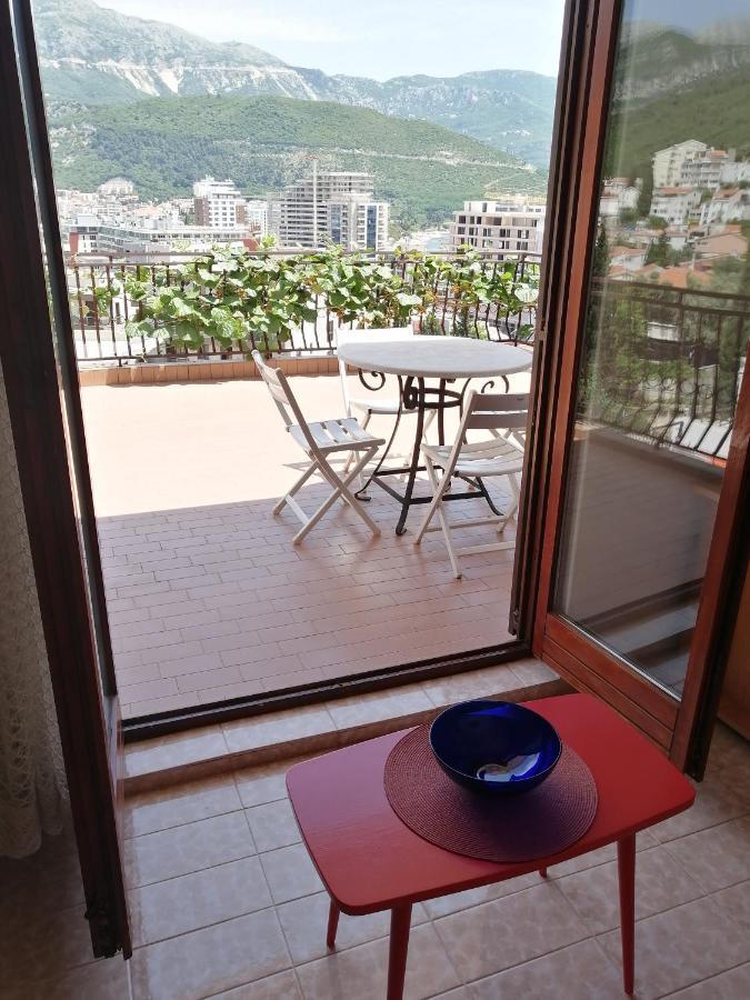 Lovely Apartment With Big Terrace In Budva Exteriör bild